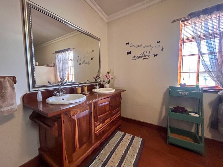 6 Bedroom Property for Sale in Parys Free State